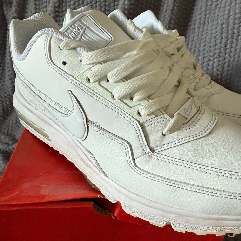 Nike Air Max LTD 3 in White and Gray